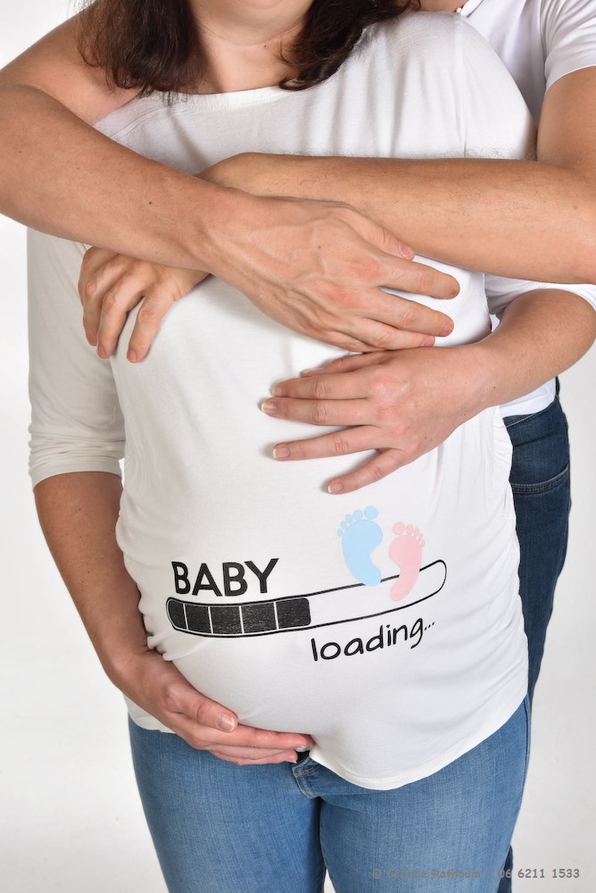 Bébé loading, photo de studio, grossesse, en attendant bébé